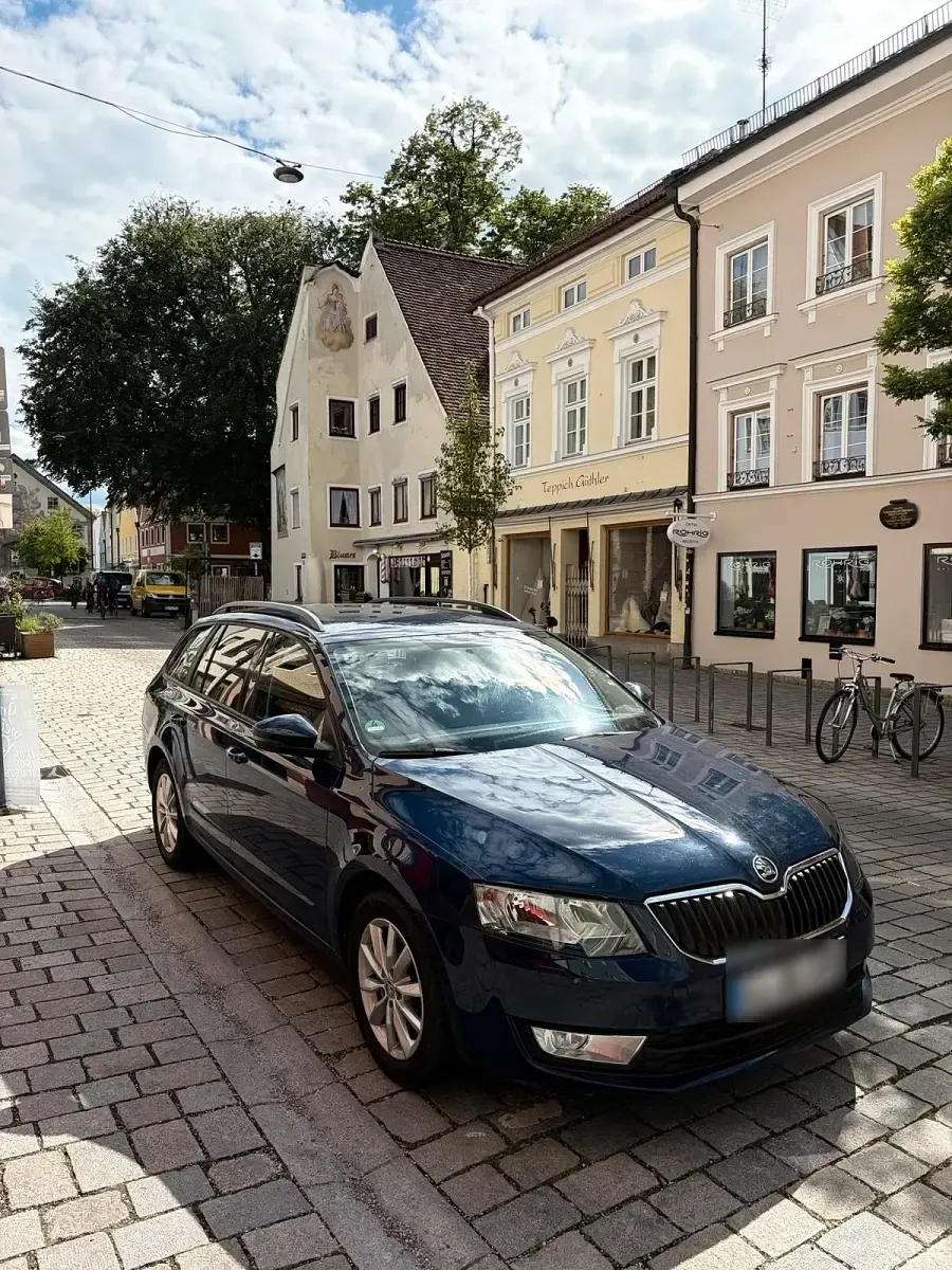 Gebraucht Skoda Octavia 105 PS (77 kW) 2013 Blau Kombi