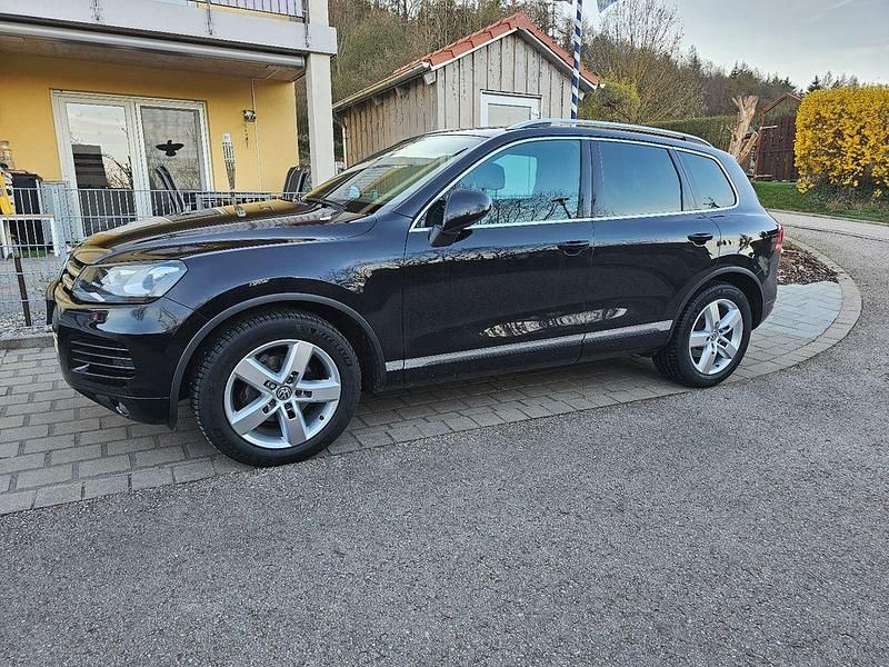 Schwarz Gebraucht 2014 VW Touareg Exclusive SUV | 17.950 € (Teuer) - Bild 1/4