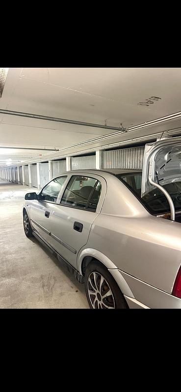 Usata Opel Astra 95 CV (69 kW) 2001 Argento Berlina