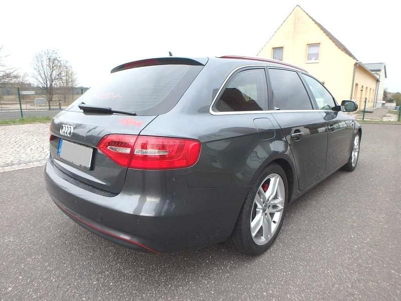 Usado Audi A4 S-Line 120 HP (88 kW) 2014 Cinzento Carrinha