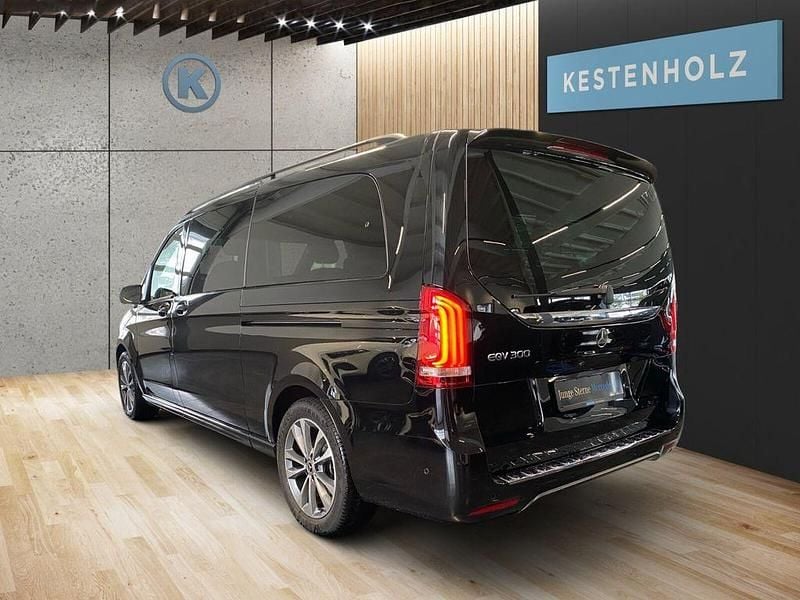 Gebraucht Mercedes EQV300 150 kW (204 PS) 2024 Obsidianschwarz Van / Kleinbus