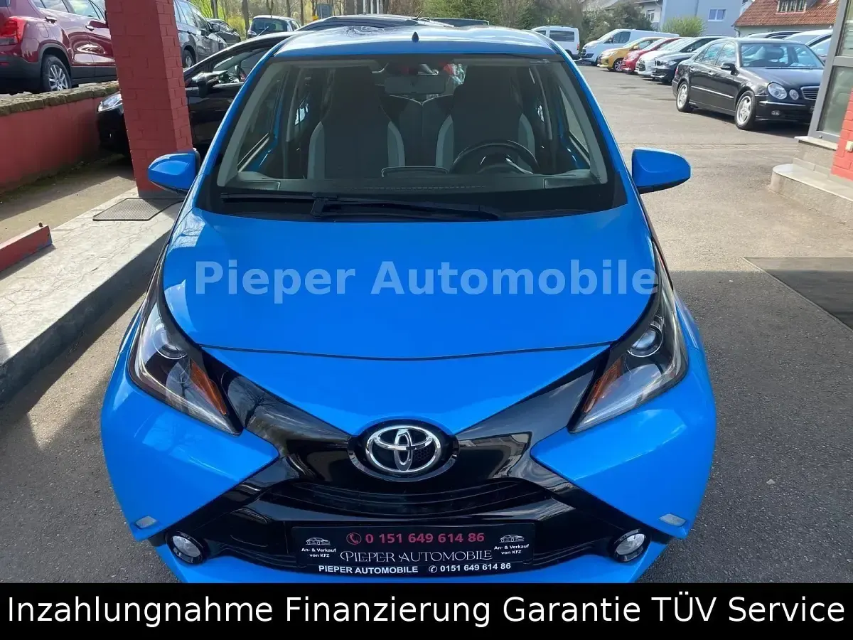 Gebraucht Toyota Aygo X-play 69 PS (50 kW) 2017 Blau Kleinwagen