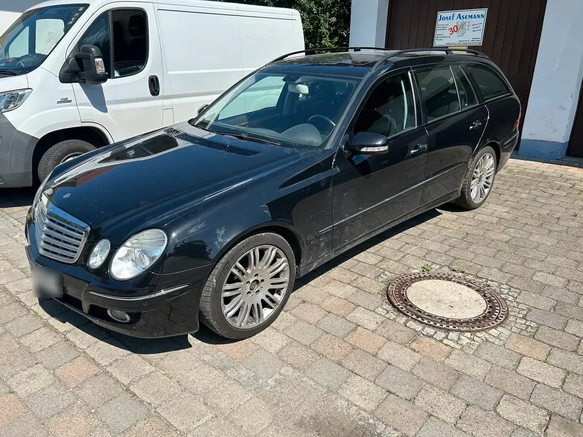 Gebraucht Mercedes E220 Elegance 170 PS (125 kW) 2008 Schwarz Kombi