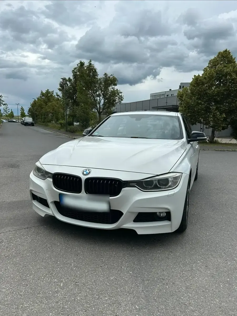 Gebraucht BMW 335 Sport Line 306 PS (225 kW) 2013 Weiß Limousine