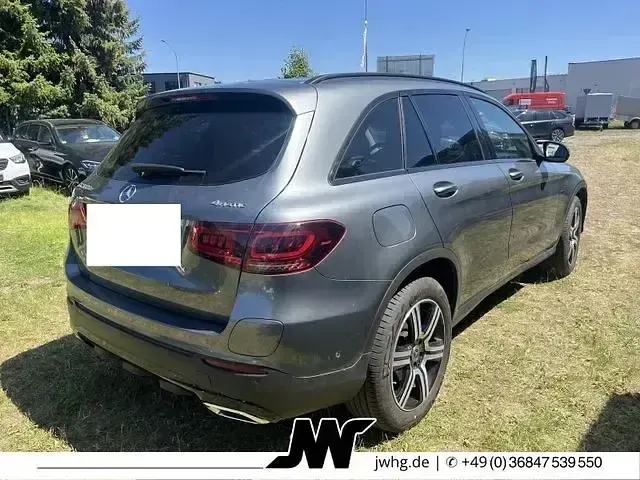 Gebraucht Mercedes GLC300e 306 PS (225 kW) 2021 Selenitgrau  metalliclack SUV