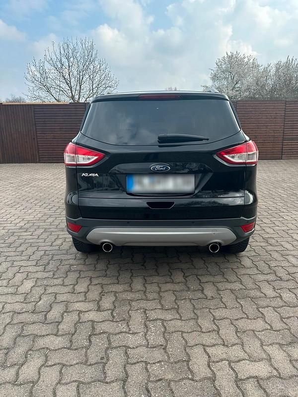 Gebraucht Ford Kuga 150 PS (110 kW) 2015 Schwarz SUV