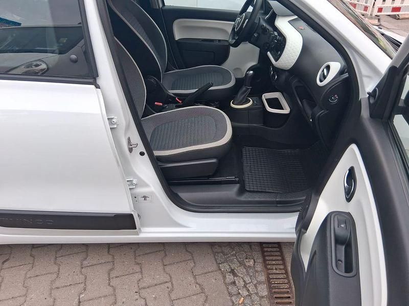 Gebraucht Renault Twingo Experience 69 PS (50 kW) 2016 Crystal weiss Kleinwagen