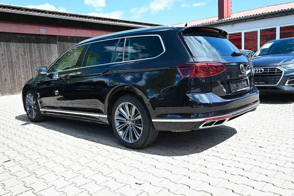 Gebraucht VW Passat R 200 PS (147 kW) 2023 Schwarz Kombi