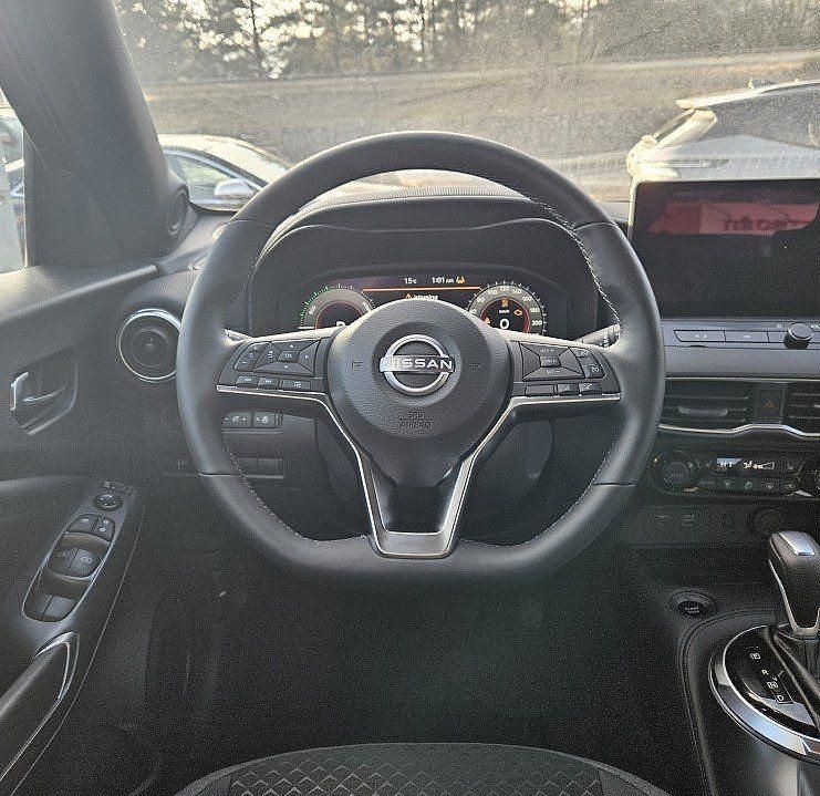 Neu Nissan Juke N-Connecta 143 PS (105 kW) 2025 Rot SUV