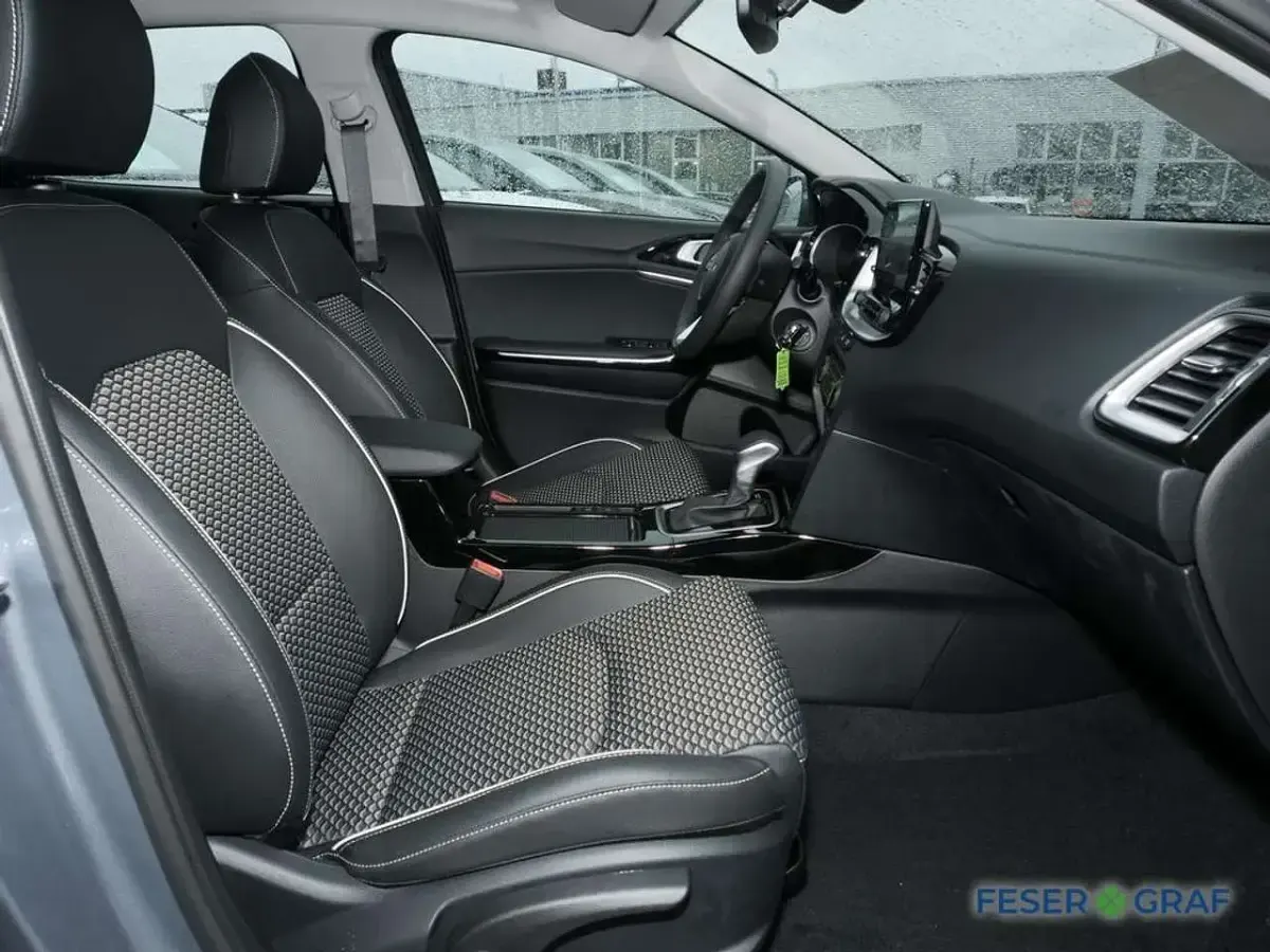 Neu Kia XCeed Comfort 150 PS (110 kW) 2026 Lunarsilber metallic SUV