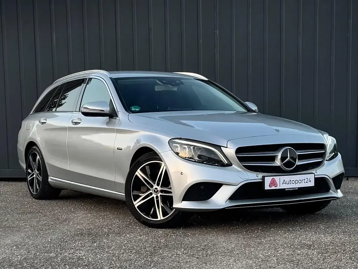 Gebraucht Mercedes C300e 306 PS (225 kW) 2019 Silber Kombi