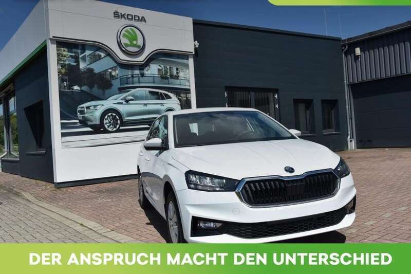 Moonweiss metallic Neu 2025 Skoda Fabia Essence Limousine | 18.900 € (Fairer Preis) - Bild 1/4