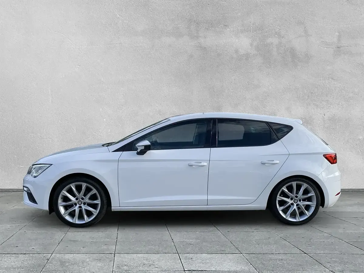 Gebraucht Seat Leon FR 131 PS (96 kW) 2019 Weiß Limousine