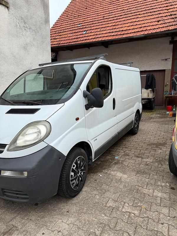 Gebraucht Opel Vivaro 120 PS (88 kW) 2002 Weiß Van / Kleinbus