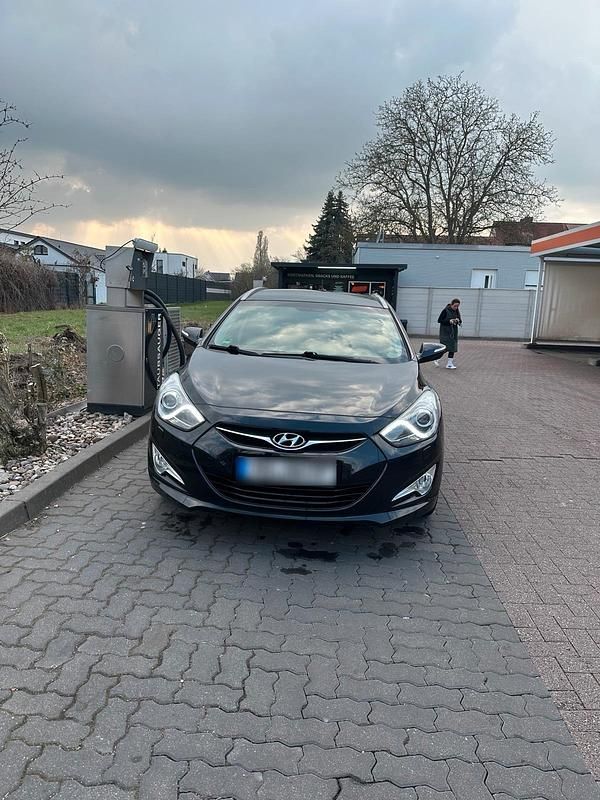 Gebraucht Hyundai i40 136 PS (100 kW) 2013 Schwarz Kombi