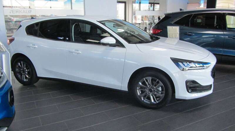Gebraucht Ford Focus Style 125 PS (91 kW) 2023 Frostweiß Limousine