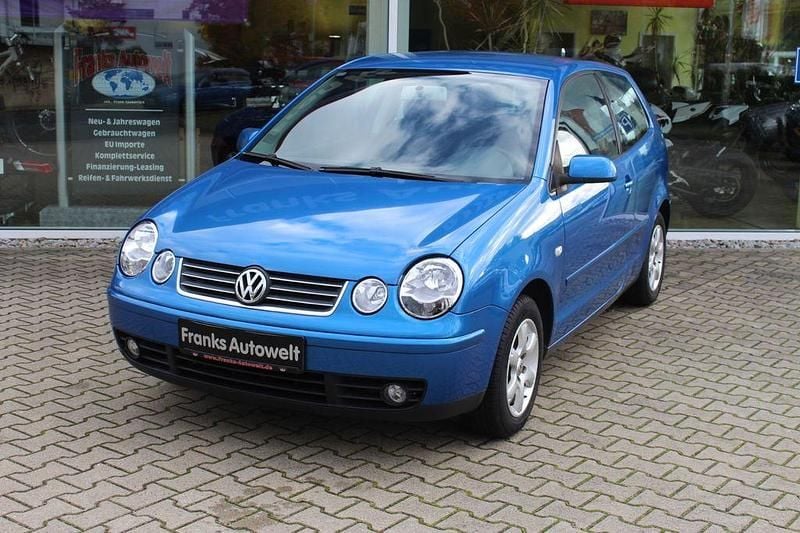 Gebraucht VW Polo 75 PS (55 kW) 2004 Blau Kleinwagen
