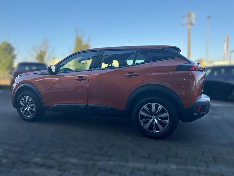 Gebraucht Peugeot e-2008 Active 100 kW (136 PS) 2022 Orange SUV