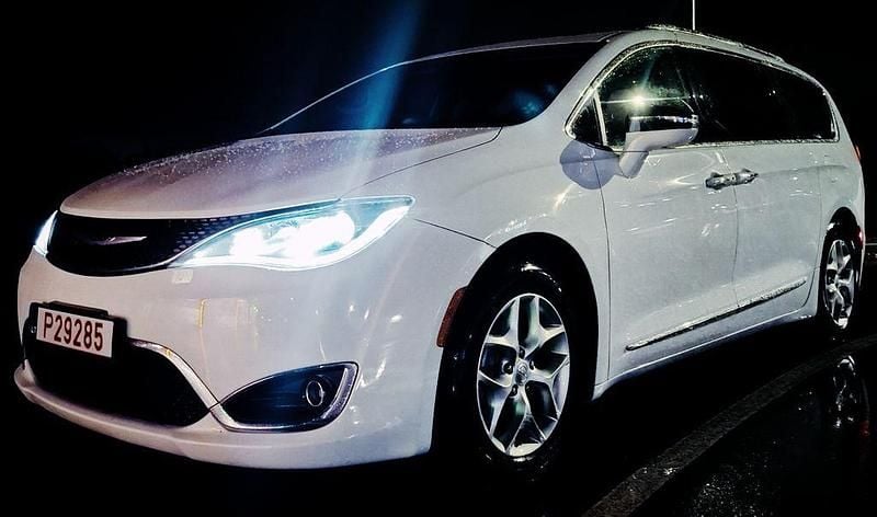 Gebraucht Chrysler Pacifica Limited 277 PS (203 kW) 2020 Weiß Van / Kleinbus