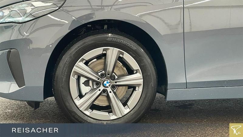 Gebraucht BMW 220 Active Tourer 156 PS (114 kW) 2025 Grau Van / Kleinbus