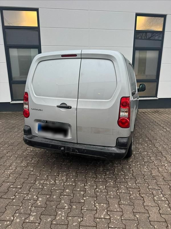 Gebraucht Citroën Berlingo 80 PS (58 kW) 2010 Silber Van / Kleinbus