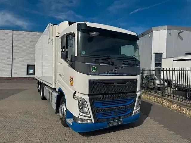 Second-hand Volvo 460 100 CP (73 kW) 2014 Alb