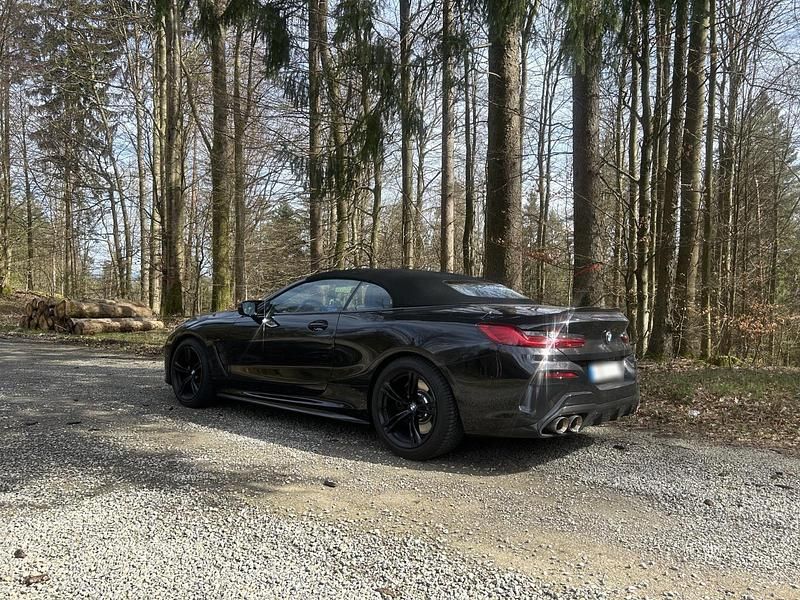 Gebraucht BMW M8 Efficient Dynamics 333 PS (244 kW) 2022 Schwarz Cabrio