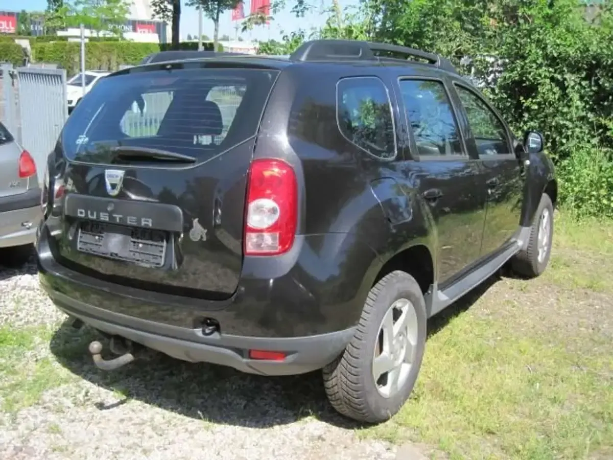 Gebraucht Dacia Duster Lauréate 105 PS (77 kW) 2012 Perlmuttschwarz SUV