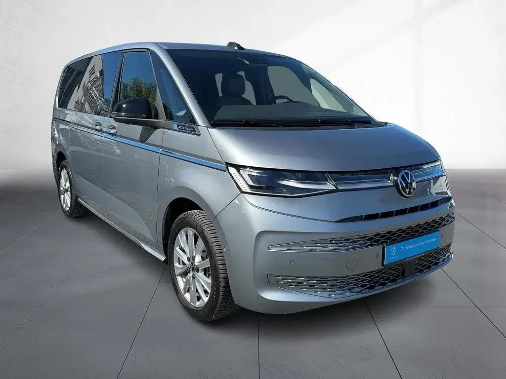 Gebraucht VW T7 Style 150 PS (110 kW) 2025 Monosilber metallic Van