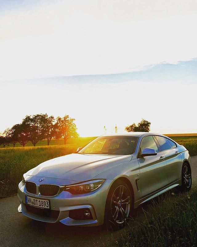 Silber Gebraucht 2018 BMW 420 M Sport Coupé | 21.500 € (Fairer Preis) - Bild 1/4