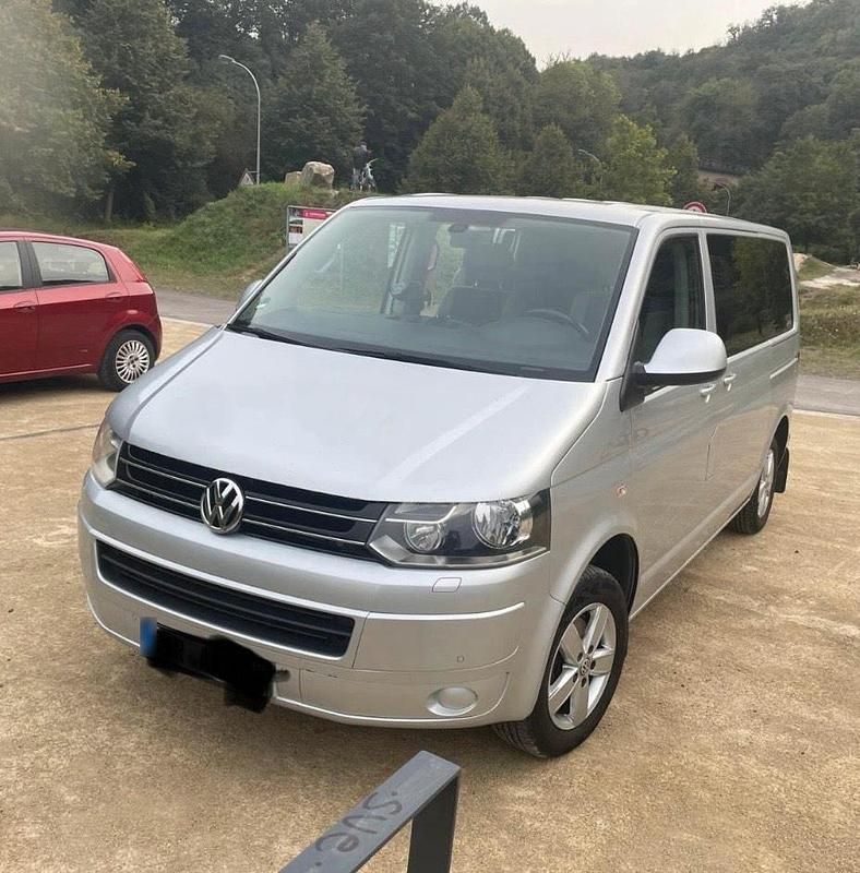 Gebraucht VW Caravelle 140 PS (102 kW) 2013 Grau Van / Kleinbus