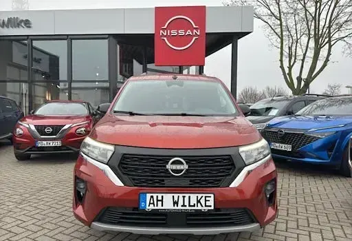 Neu Nissan Townstar Tekna 130 PS (95 kW) 2025 Rot Van