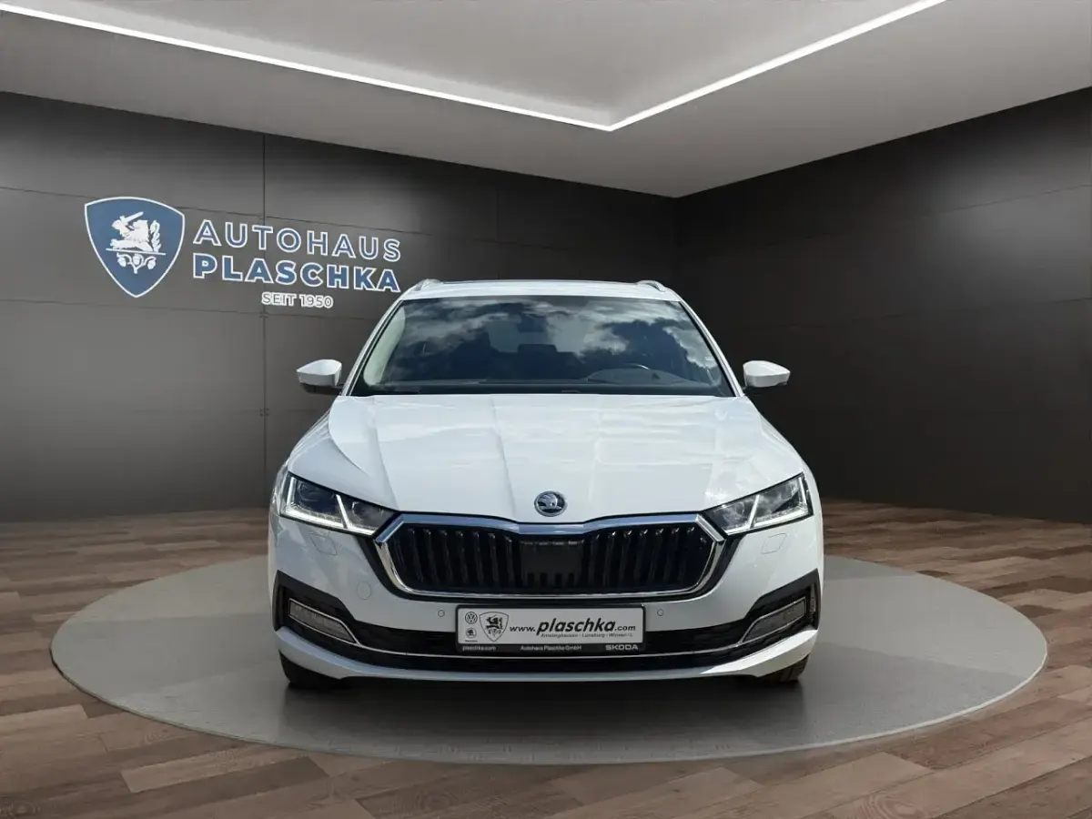 Gebraucht Skoda Octavia Style 116 PS (85 kW) 2024 Moonweiß Kombi