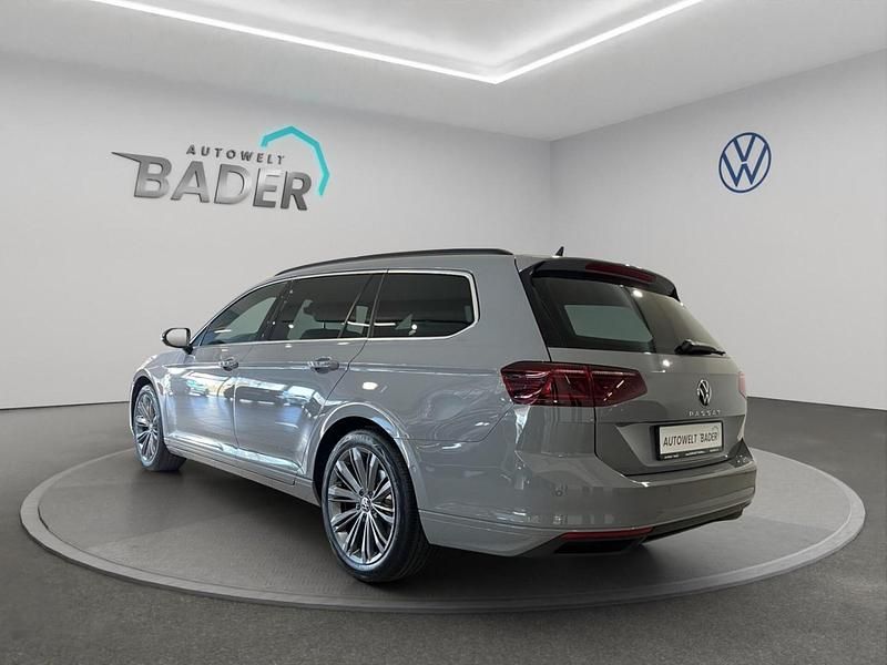 Gebraucht VW Passat Business 150 PS (110 kW) 2023 Mondsteingrau Kombi