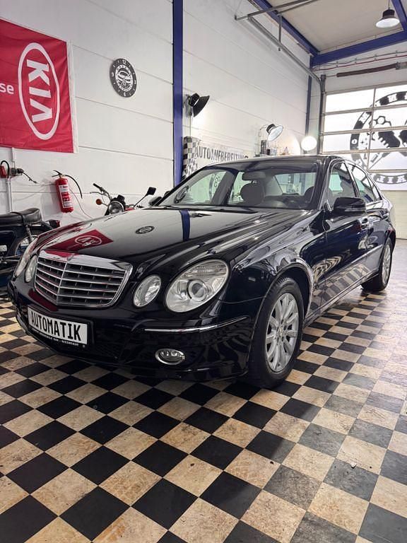 Gebraucht Mercedes E200 Elegance 184 PS (135 kW) 2008 Schwarz Limousine