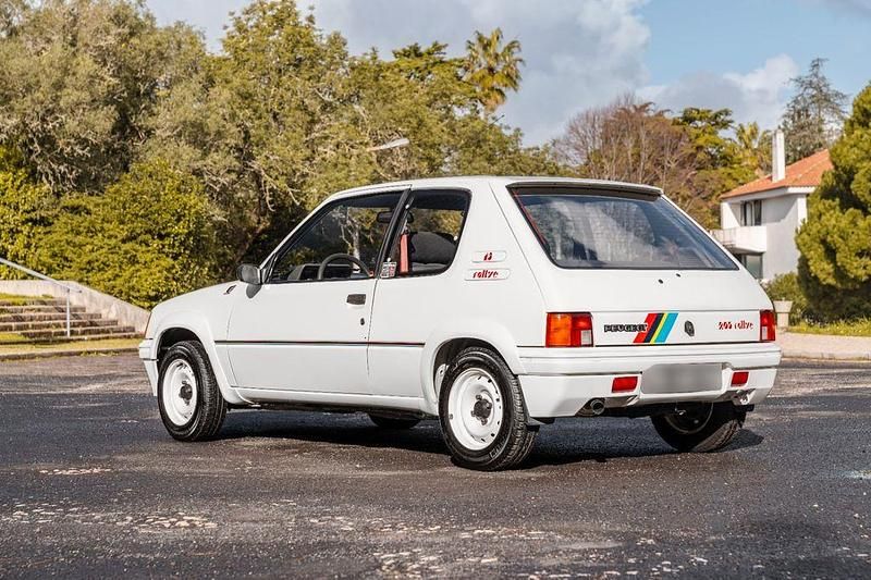 Gebraucht Peugeot 205 101 PS (74 kW) 1988 Weiß Limousine