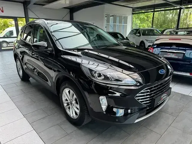 Gebraucht Ford Kuga Titanium 151 PS (111 kW) 2020 Schwarz SUV