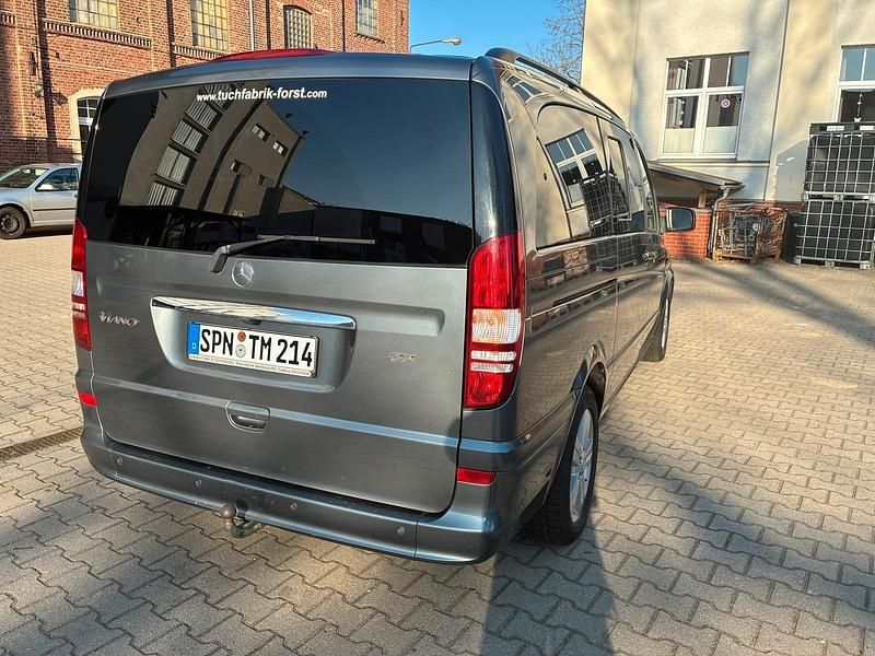Gebraucht Mercedes Viano 224 PS (164 kW) 2011 Grau Van / Kleinbus