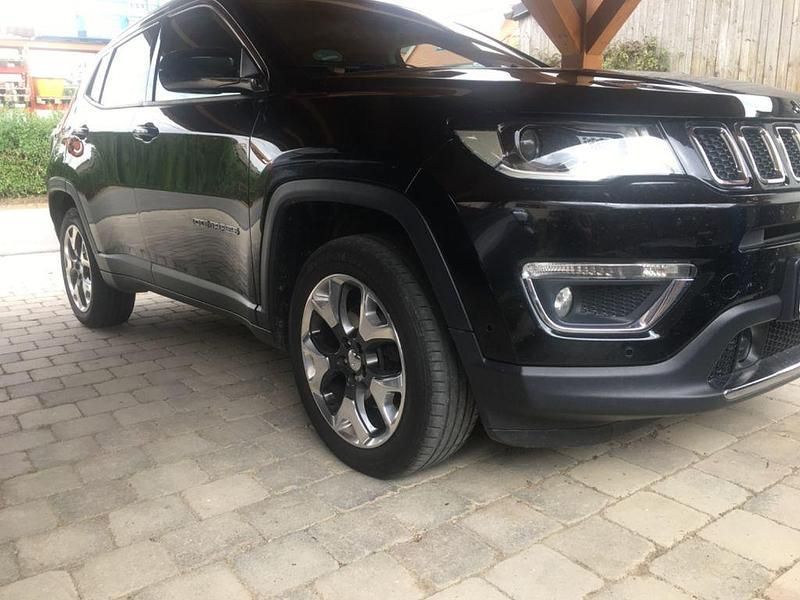 Schwarz Gebraucht 2017 Jeep Compass Limited SUV | 16.300 € (Etwas zu teuer) - Bild 1/4