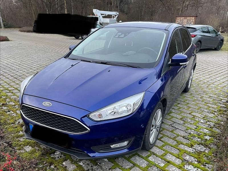 Blau Gebraucht 2016 Ford Focus Business Edition Limousine | 5.990 € (Guter Preis) - Bild 1/4