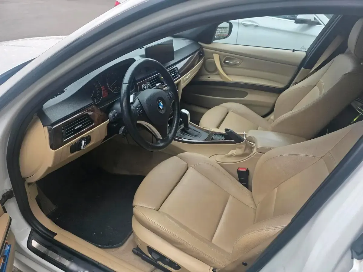 Gebraucht BMW 328 Shadowline 236 PS (173 kW) 2010 Weiß Limousine