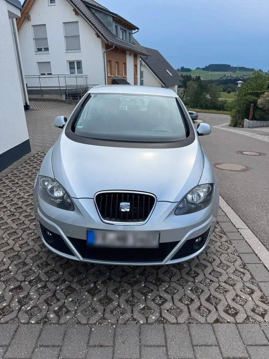 Gebraucht Seat Altea 105 PS (77 kW) 2011 Silber Limousine