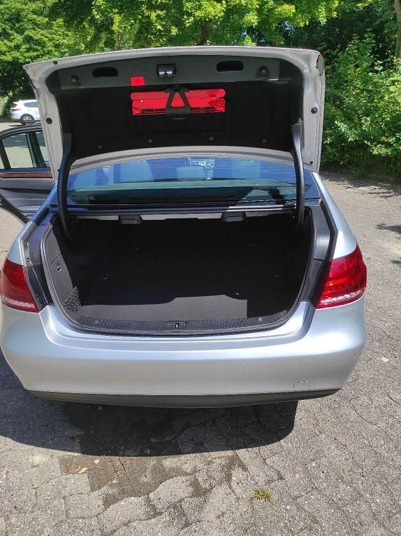 Gebraucht Mercedes E220 170 PS (125 kW) 2015 Silber Limousine