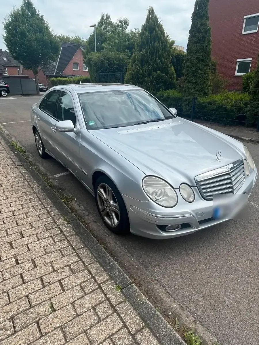 Brugt Mercedes E220 170 HK (125 kW) 2007 Sølv Sedan