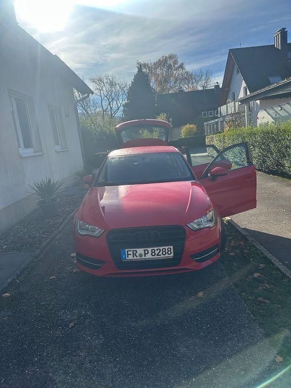 Rot Gebraucht 2014 Audi A3 Ambiente Limousine | 10.000 € (Guter Preis) - Bild 1/4