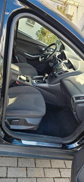 Gebraucht Ford Focus Trend 116 PS (85 kW) 2011 Schwarz Kombi