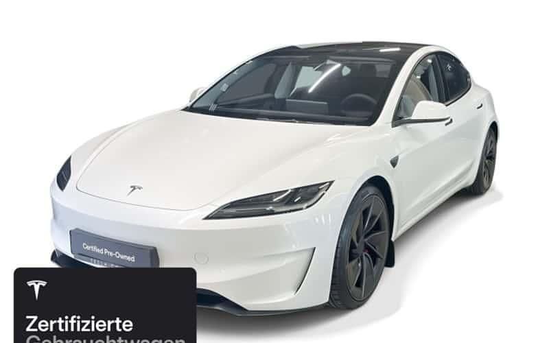 Weiß Gebraucht 2024 Tesla Model 3 Performance Limousine | 48.800 € (Fairer Preis) - Bild 1/4