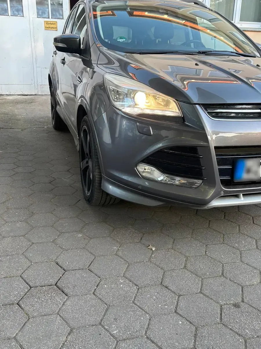 Gebraucht Ford Kuga Individual 163 PS (119 kW) 2014 Grau SUV
