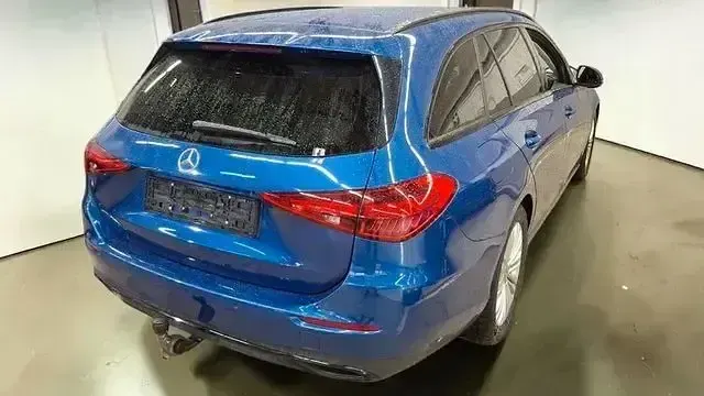 Gebraucht Mercedes C220 Avantgarde 270 PS (198 kW) 2023 Blau Limousine