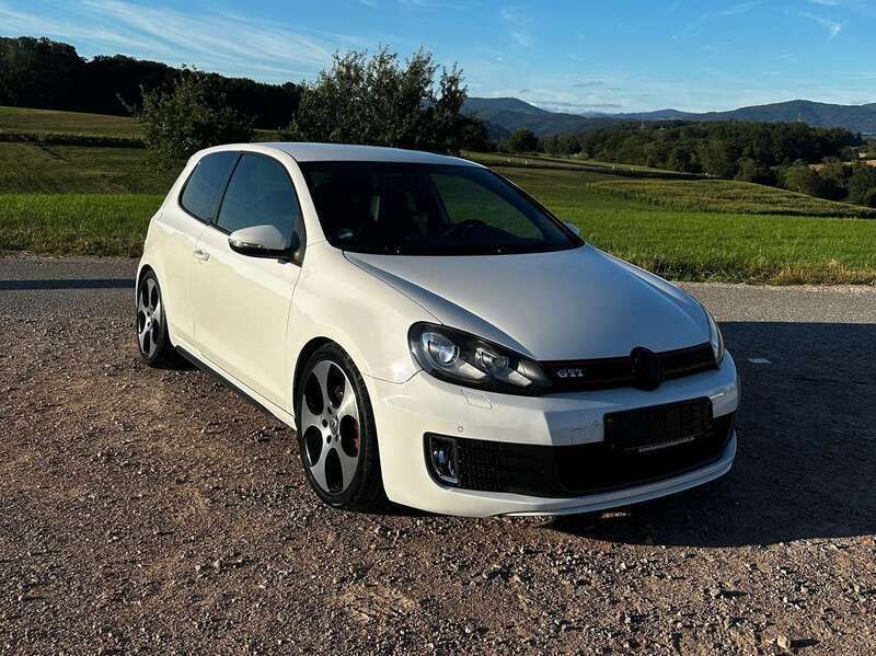 Candyweiß Gebraucht 2009 VW Golf VI GTI Kleinwagen | 9.490 € (Etwas zu teuer) - Bild 1/4
